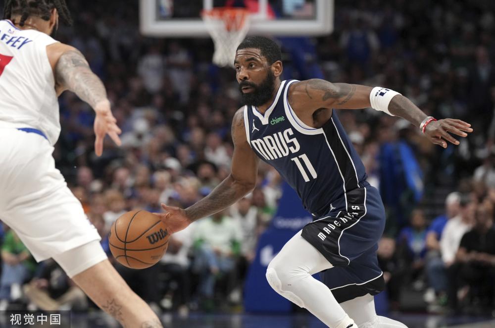 由替补门将 由替补门将